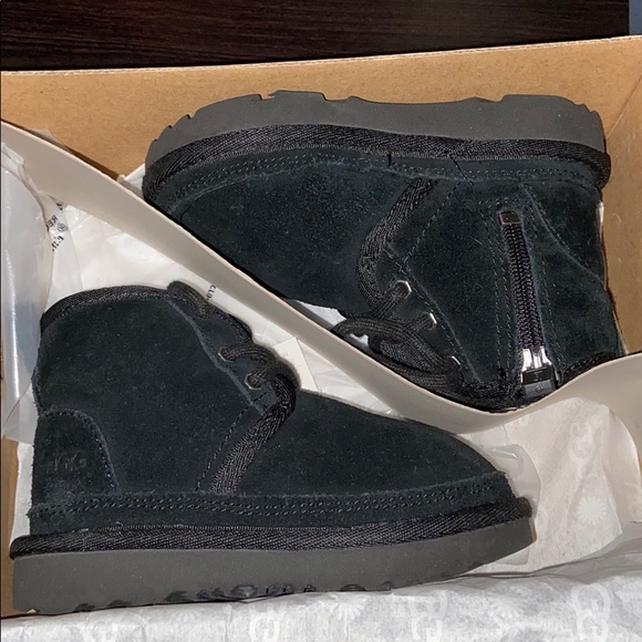 Baby uggs - Picture 1 of 3